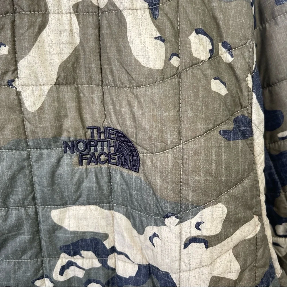 The North Face thermoball trekker full zip jacket camo men’s size large‎